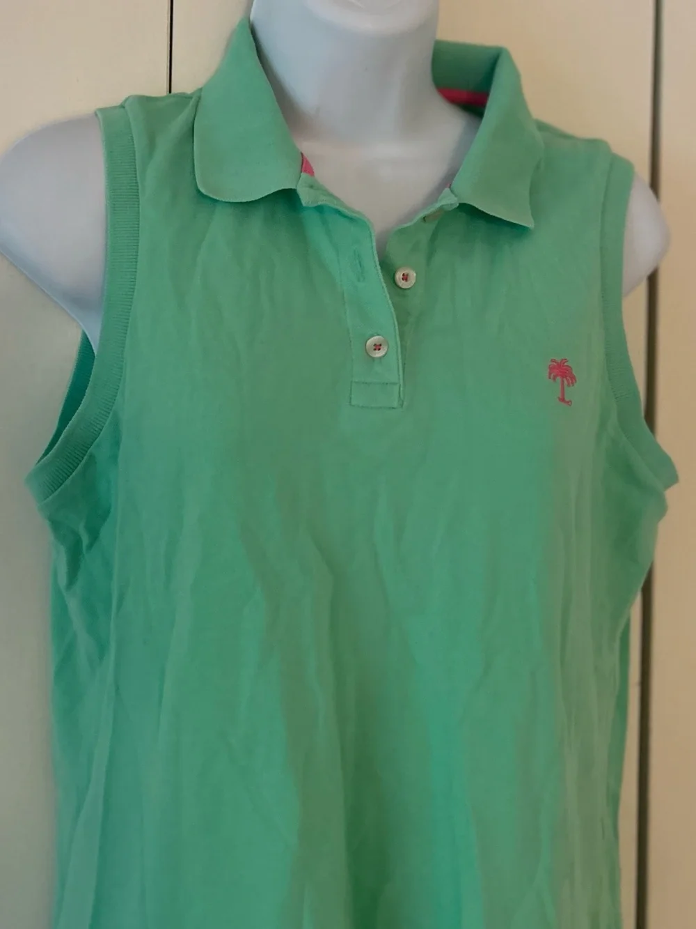 Lilly Pulitzer sleeveless collared partial button front shirt M - Picture 9 of 10